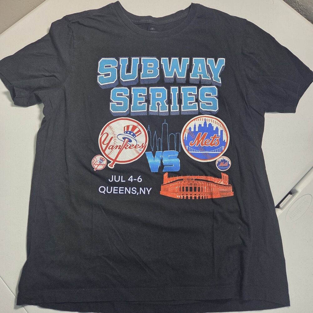 MLB Subway Series T-Shirt Mens M Black Yankees vs Mets Queens NY Baseball Tee